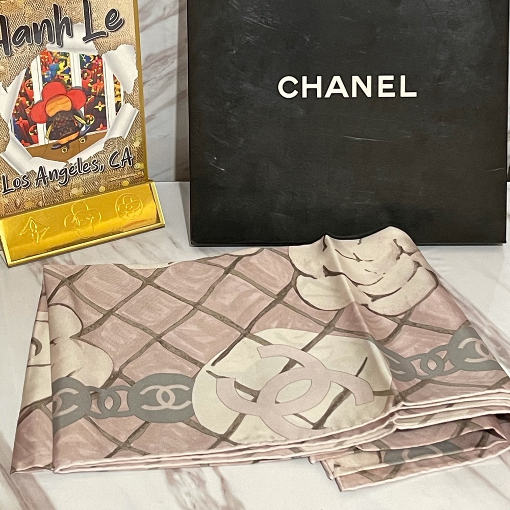 Chanel shawl